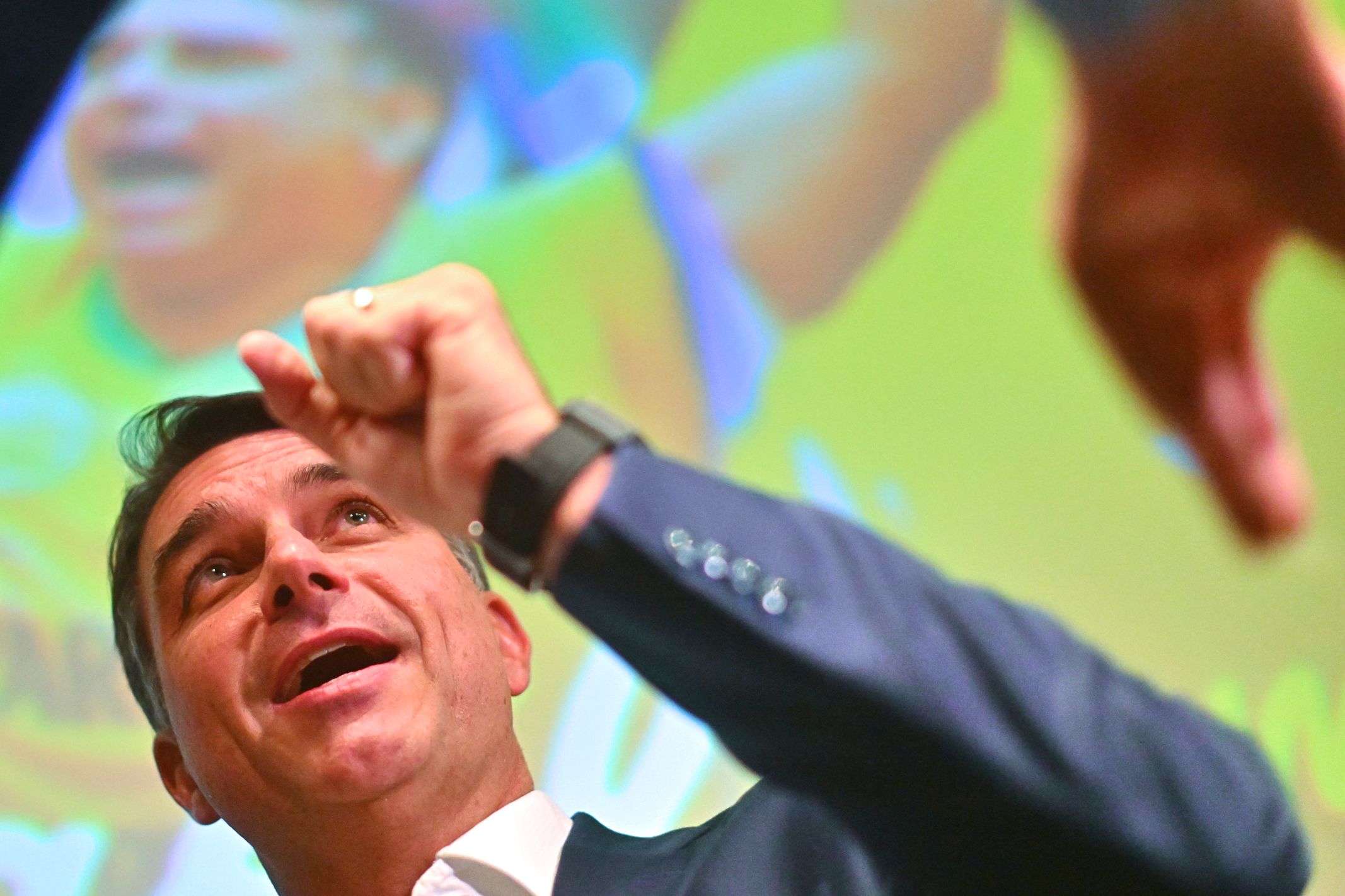 Equipe de Flávio promete acabar com “imposto automático”, que cria buraco no caixa de empresas