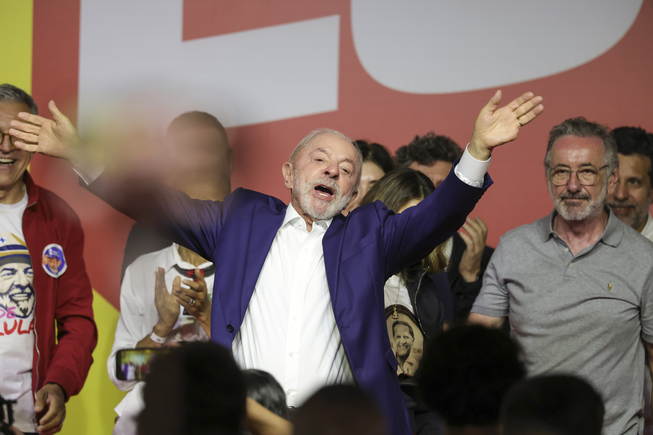 Lula planeja retorno do Estado ao mercado de distribuição de combustíveis