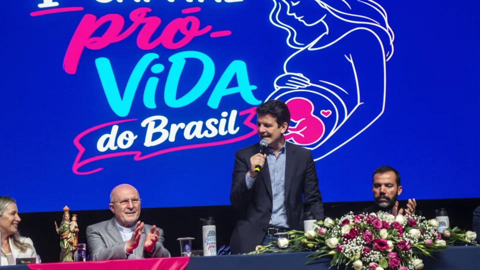 Curitiba recebe título de Capital Pró-Vida.