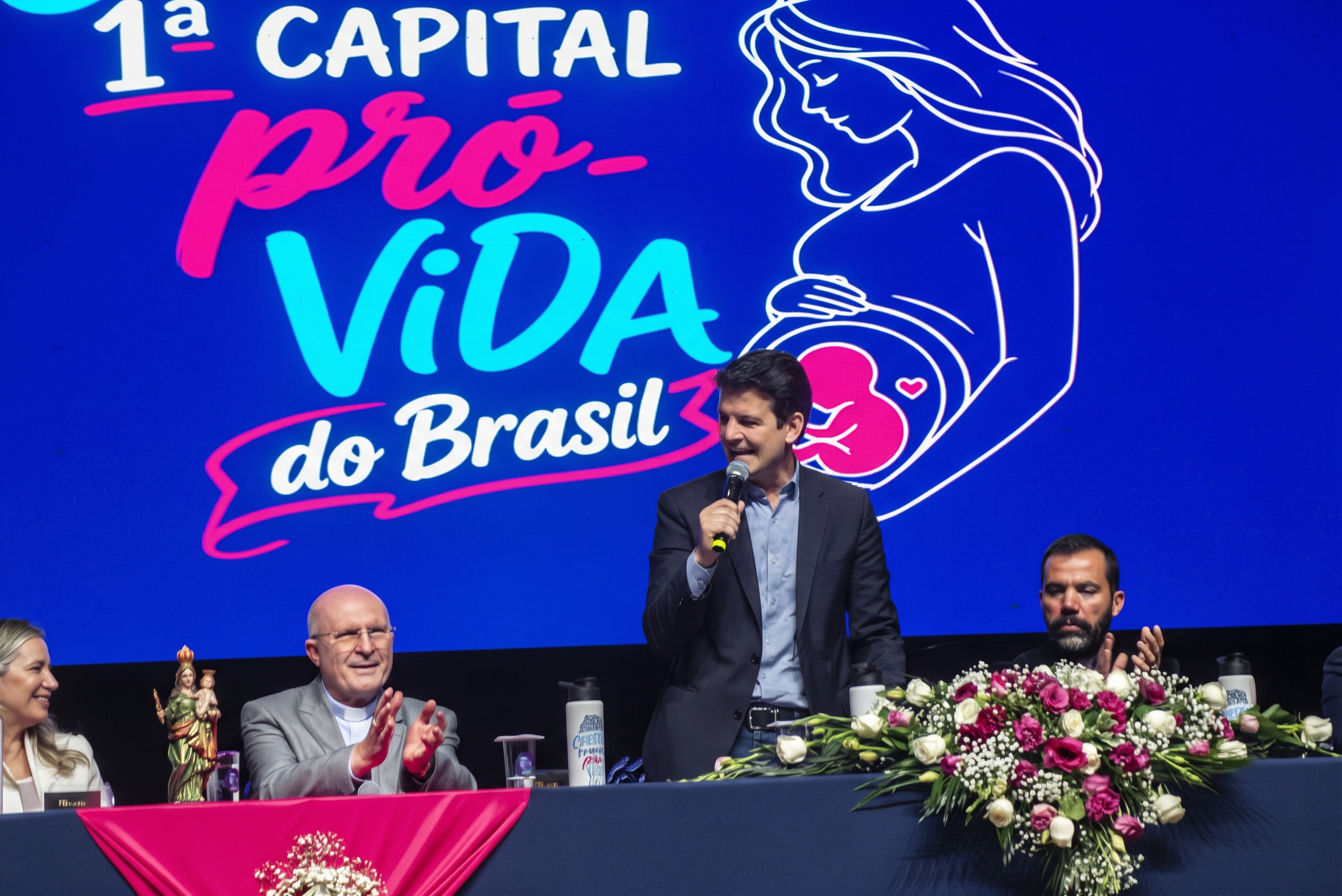 Curitiba recebe título de Capital Pró-Vida.