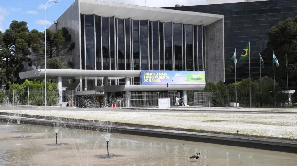 Ex-prefeitos de diferentes municípios paranaenses chegam ao Legislativo estadual em 2027.