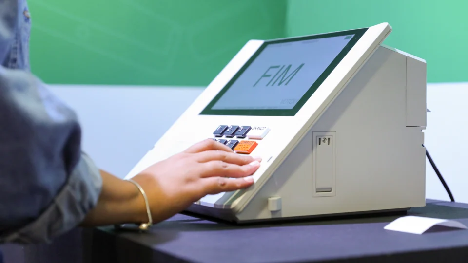 Mais de 1,77 milhão de paranaenses faltaram às urnas no primeiro turno.