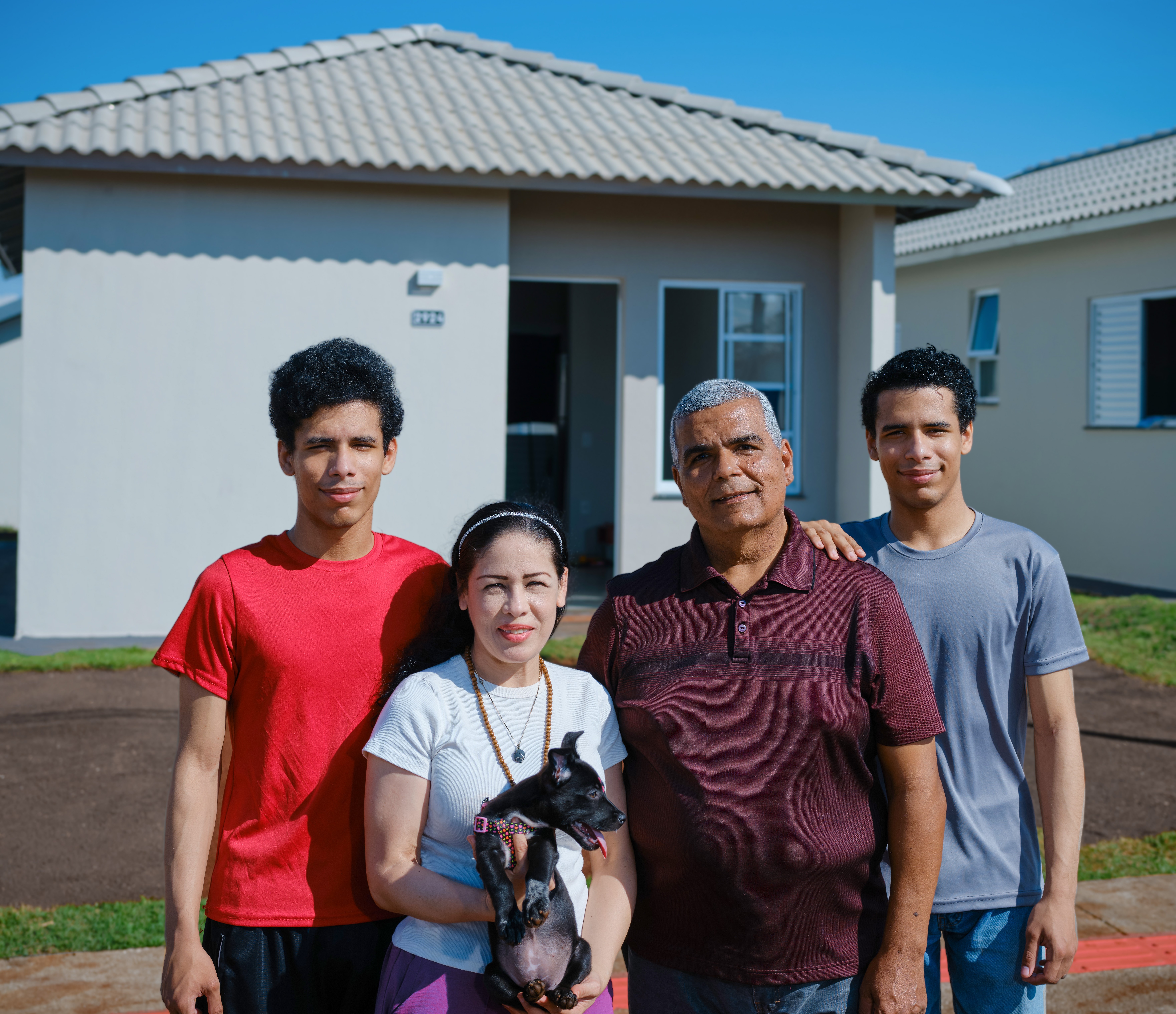 Julifer com marido e filhos: "aqui crio raízes"