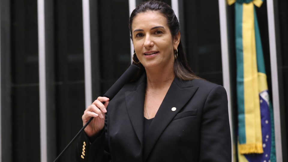 A deputada federal do PL que recebeu votos em todos os municípios da Bahia e se reelegeu