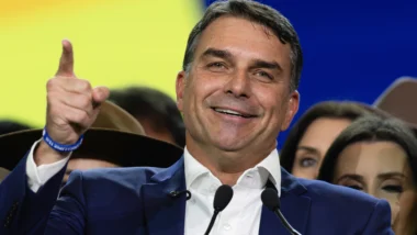Por que a economia poderia melhorar com Flávio Bolsonaro