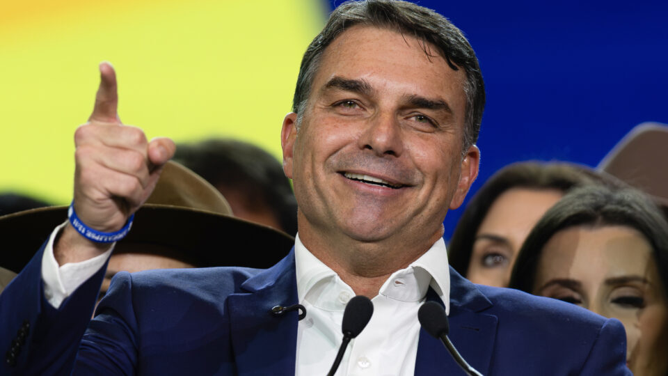 Por que a economia poderia melhorar com Flávio Bolsonaro
