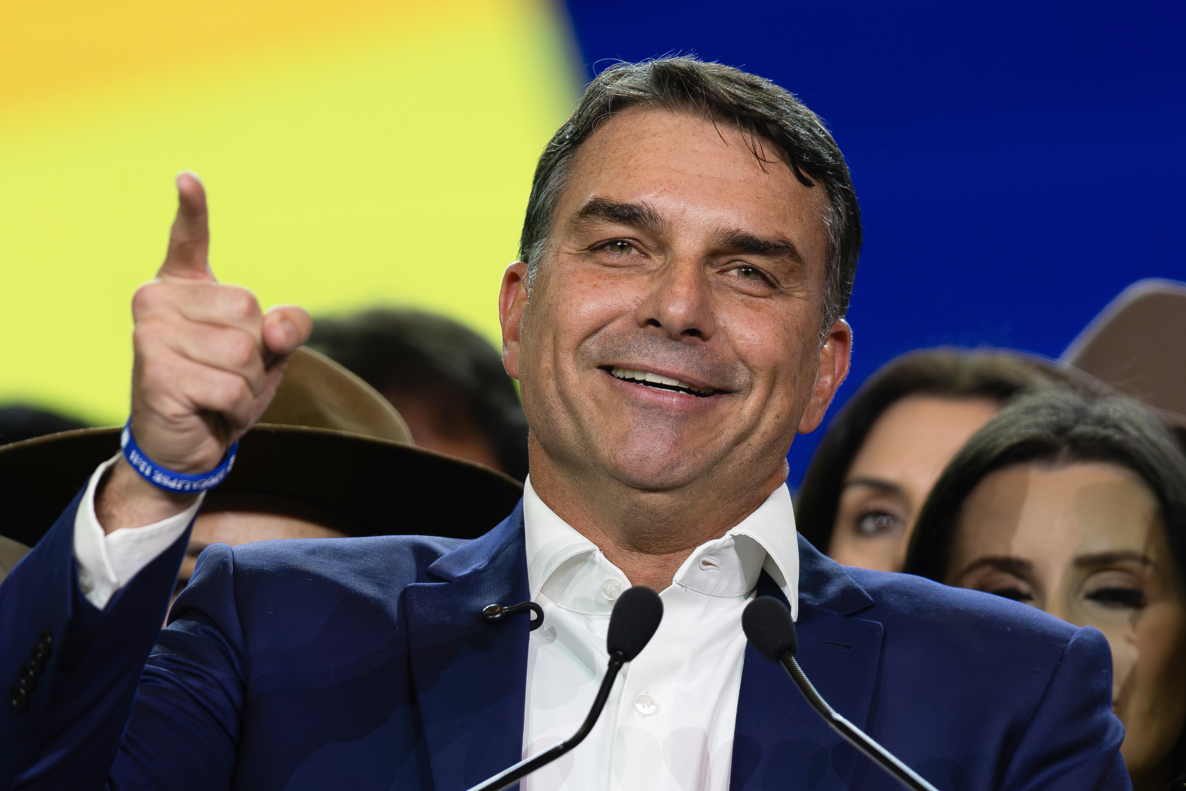 Por que a economia poderia melhorar com Flávio Bolsonaro
