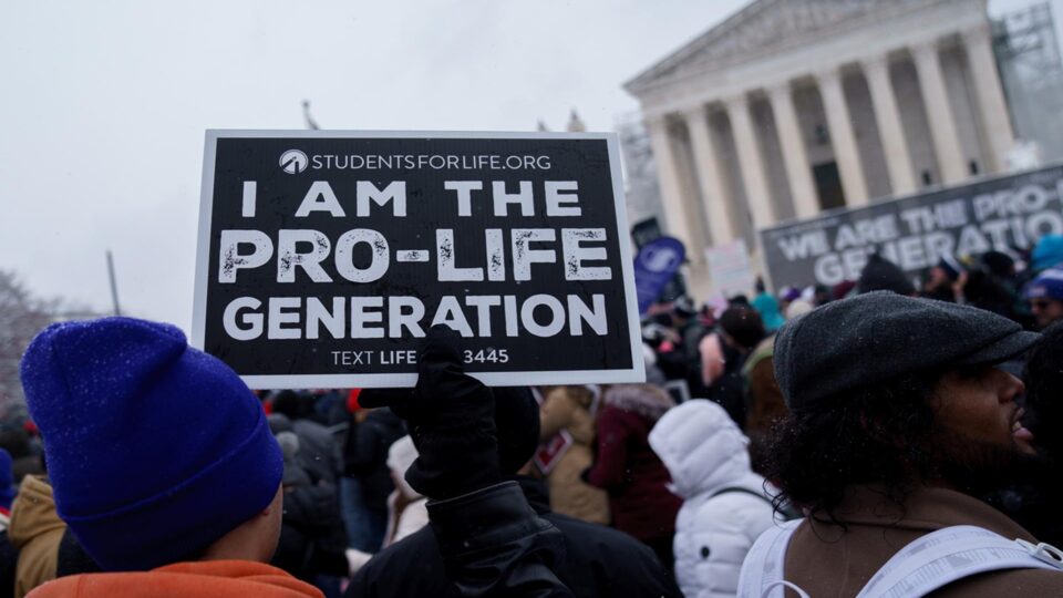 Trump amplia aliança internacional contra o aborto que já reúne 46 países