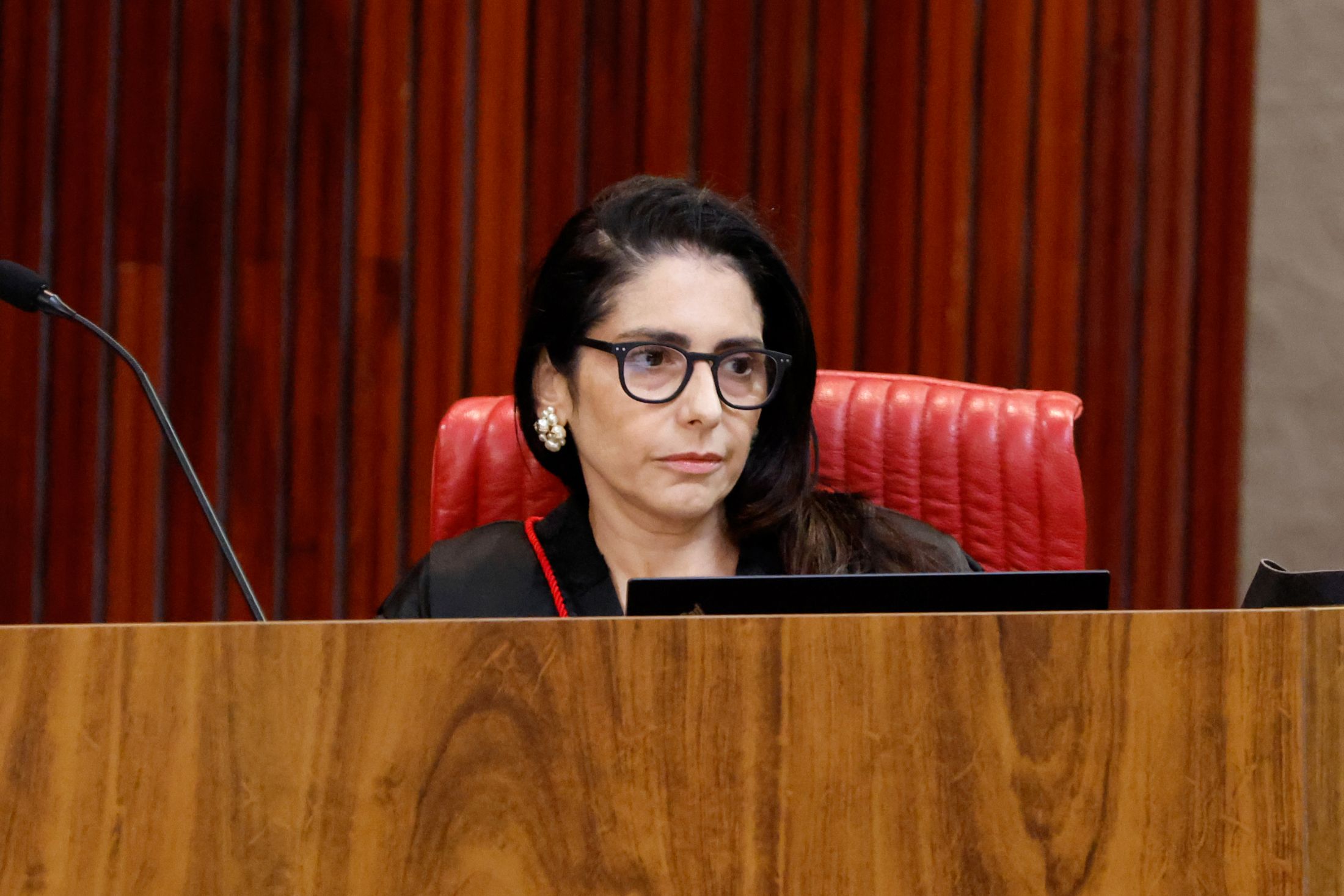 TSE suspende site que oferece criptomoedas por apoio a Flávio