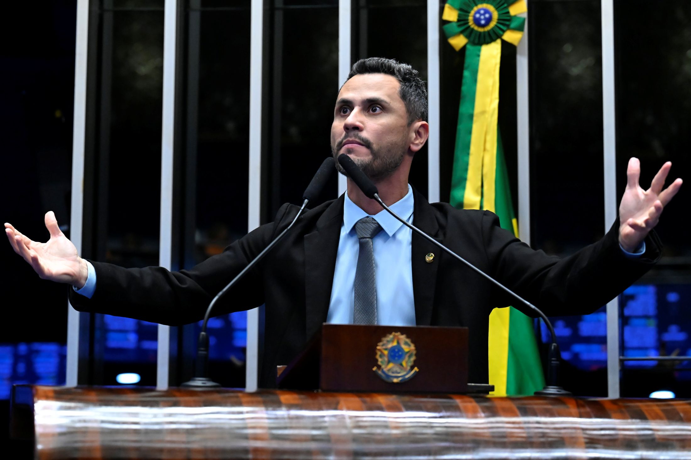 Cleitinho se explica após críticas por vídeo ao lado de Alcolumbre