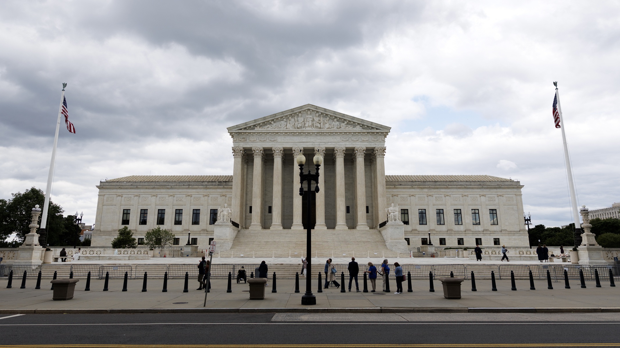 Supremo dos EUA mantém suspensão de juiz eleito que fez posts de teor político