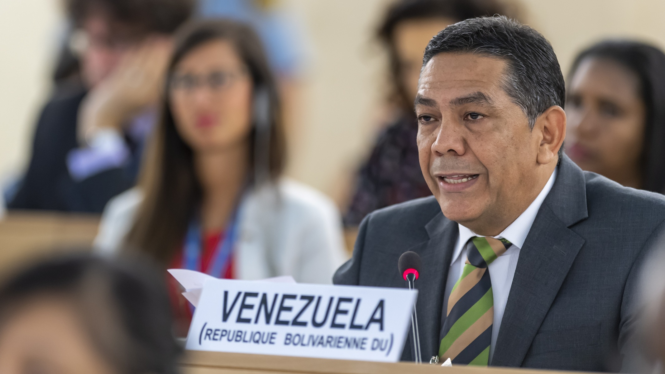 Venezuela chama Uruguai de “província argentina” por considerar Delcy presidente ilegítima: “Governo woke”