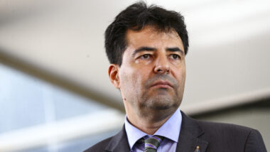 Quem é Adolfo Sachsida, economista da campanha de Flávio Bolsonaro