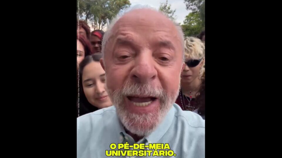Lula promete pagar R$ 2,5 mil ao ano a universitários se for reeleito