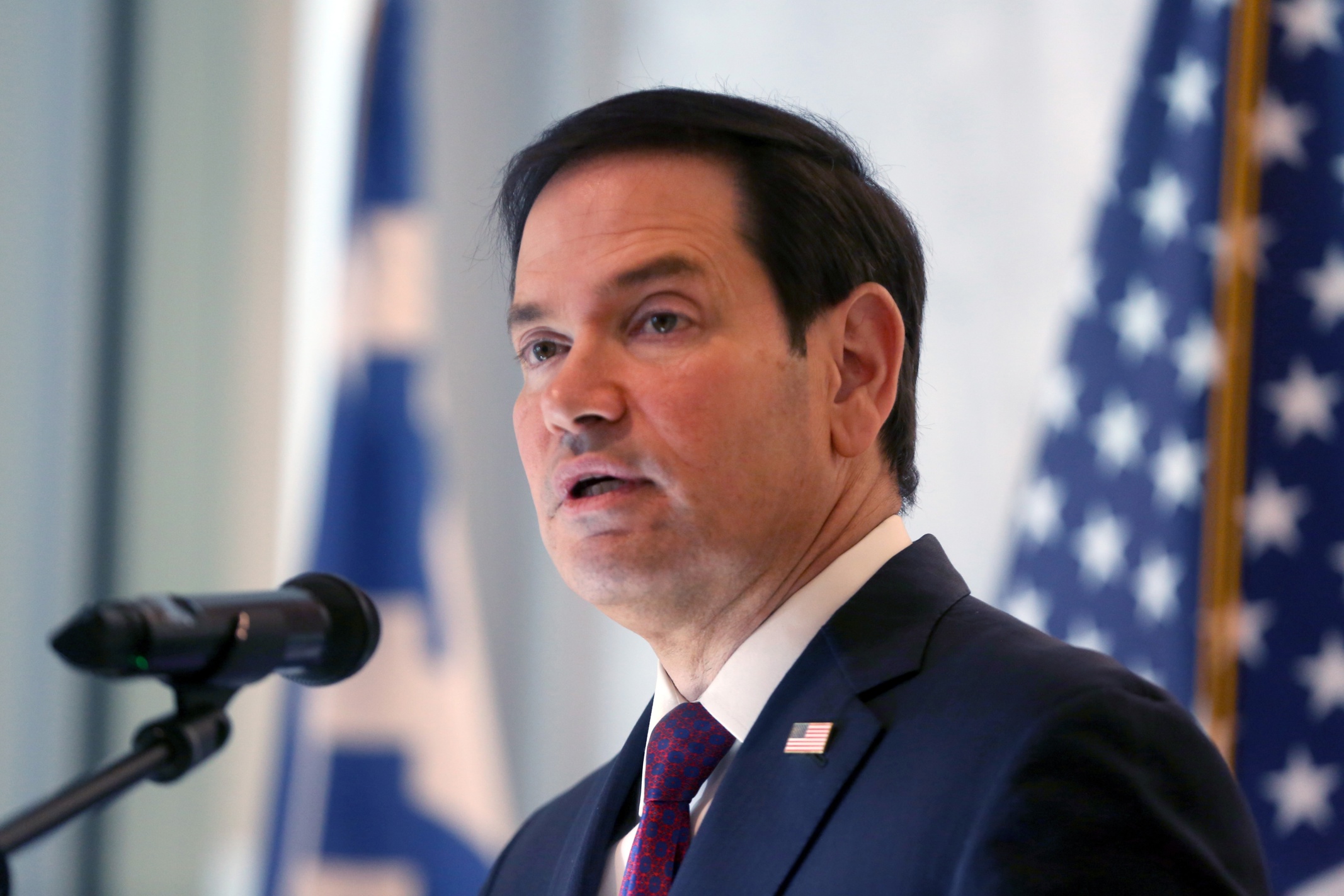 Marco Rubio pede orações pela saúde do papa Leão XIV após diagnóstico de câncer
