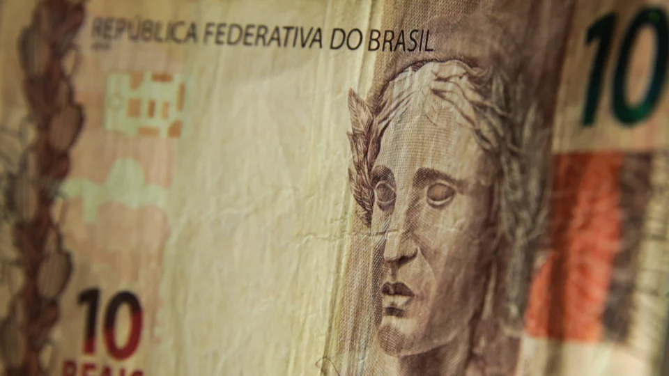 A maior parte dos beneficiários tem pequenas quantias a receber, mas o saldo total chega a bilhões de reais.
