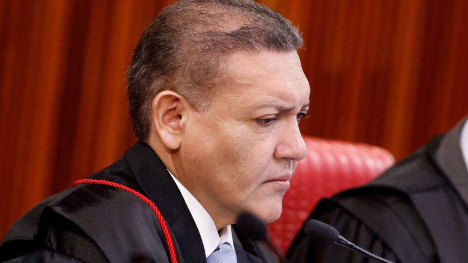 Nunes Marques autoriza reativação imediata do canal “Exército do Lula” no WhatsApp