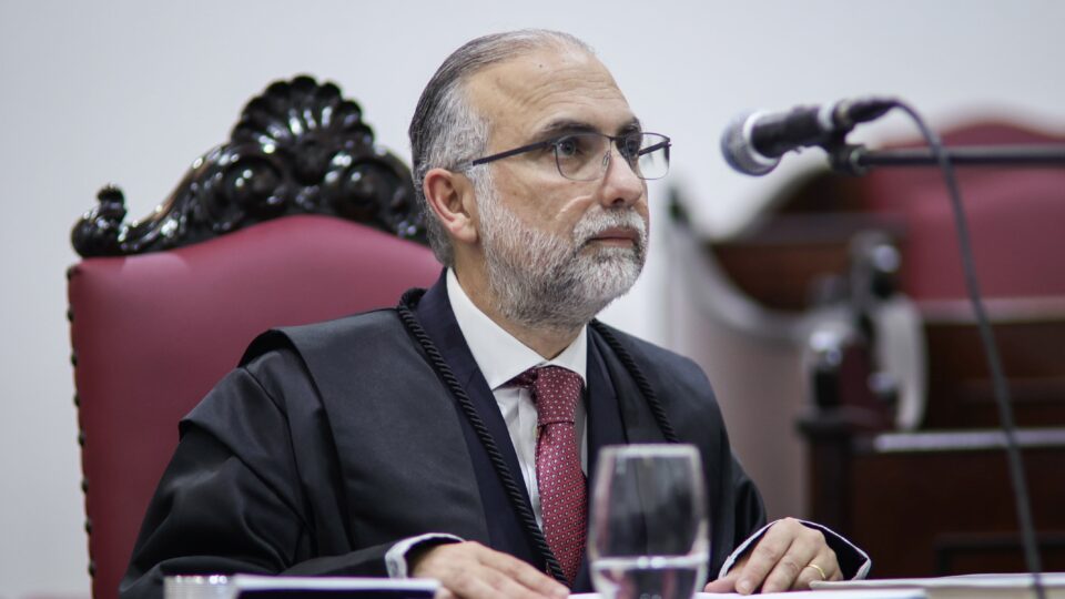 Rodrigo Xavier Leonardo chega ao topo da carreira acadêmica após 27 anos de magistério