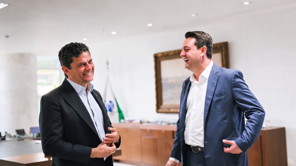 Sergio Moro e Ratinho Junior iniciam transição de governo após embates na campanha eleitoral
