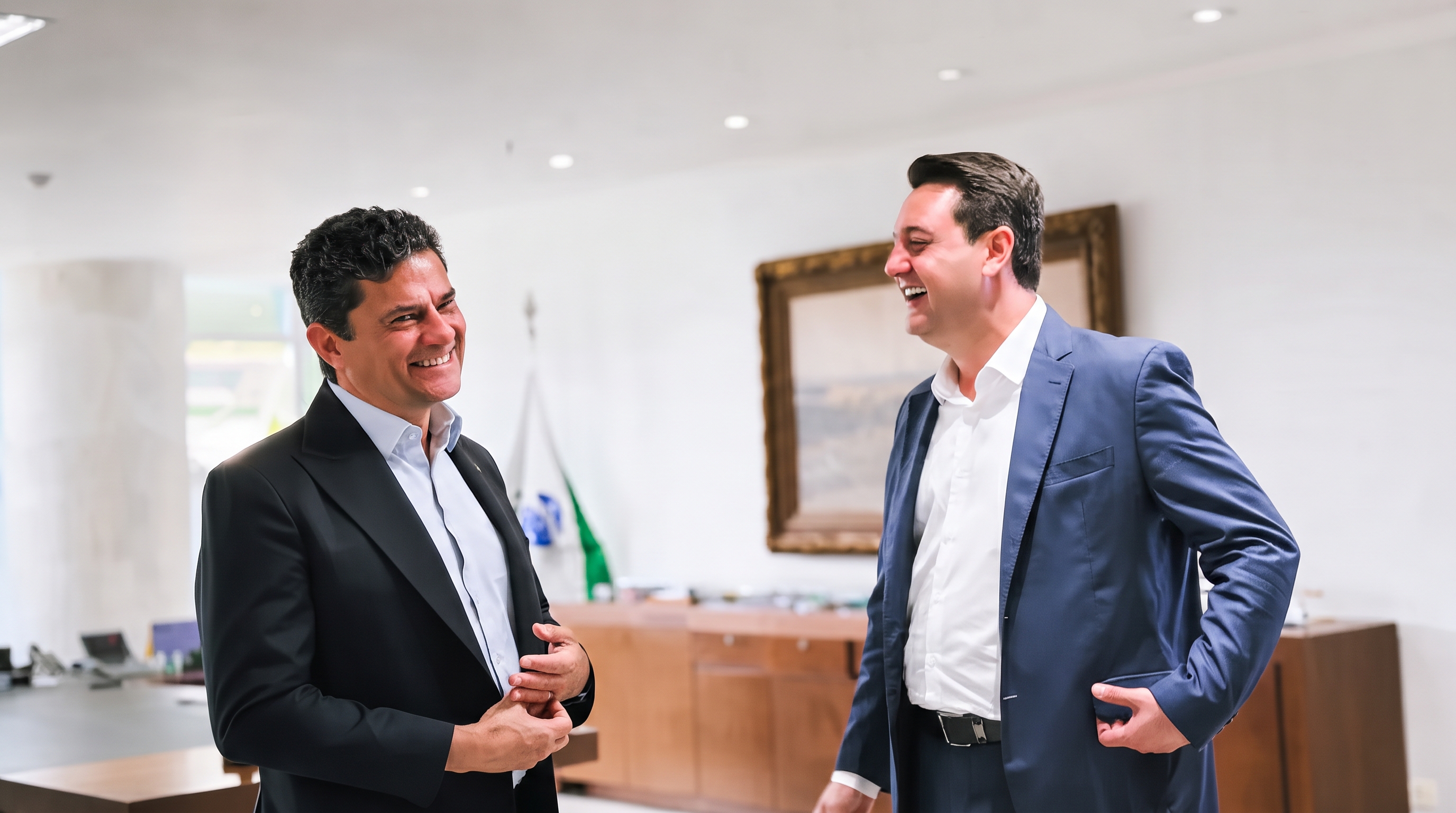 Encontro marca início da transferência de informações entre as equipes do governo do Paraná.