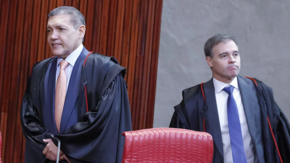 Kassio Nunes Marques e André Mendonça no TSE