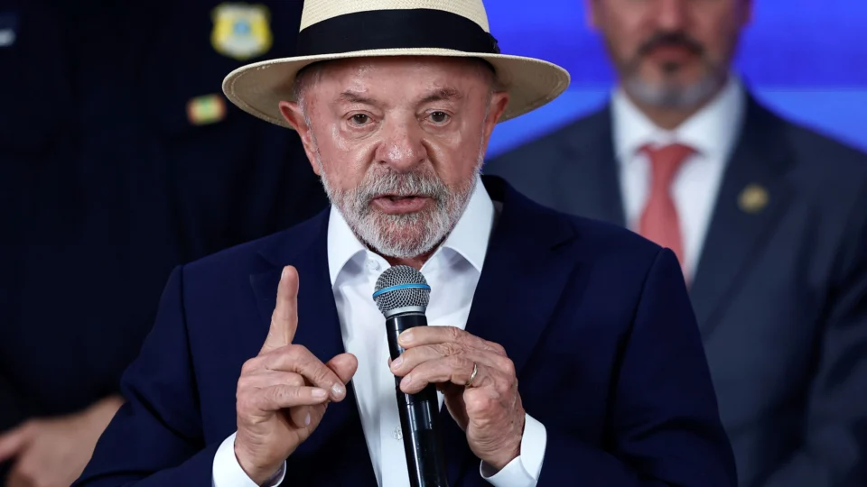 TSE atende campanha petista e impõe regras à Meta para garantir isonomia entre Lula e Flávio
