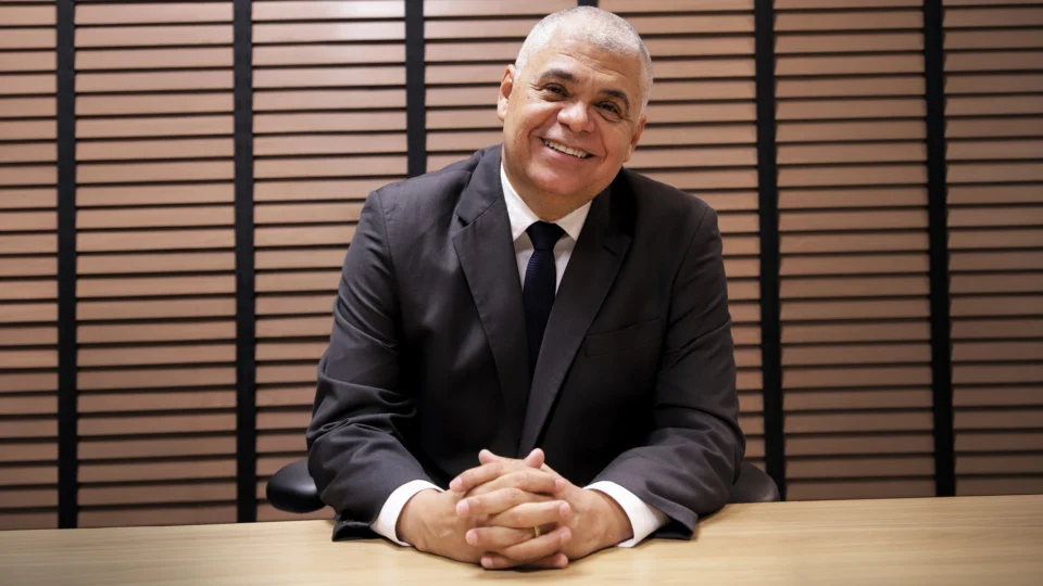 Antonio Carlos de Farias, diretor de Inovação e Desenvolvimento da Unimed Paraná, reforça que os avanços tecnológicos ampliam as possibilidades da medicina, mas o diálogo e o acolhimento continuam essenciais no cuidado com os pacientes.