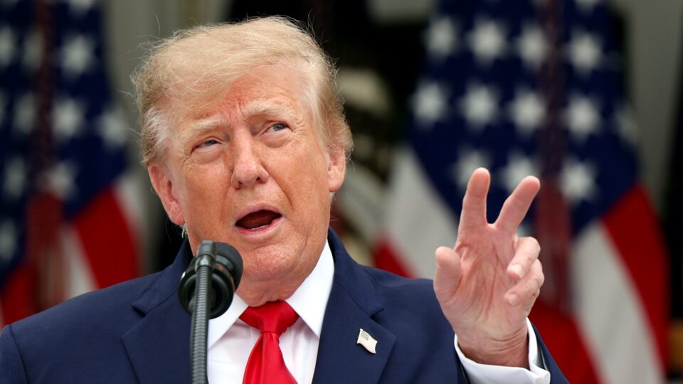 Trump diz que só haverá paz com saída de Zelensky: “Destruiu a Ucrânia”