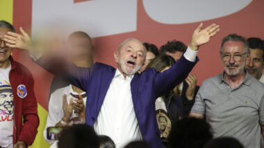 O presidente Luiz Inácio Lula da Silva, autor da proposta de tarifa zero aos fins de semana, durante discurso em São Bernardo do Campo