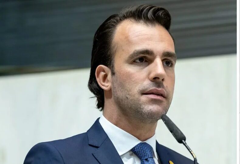 Lucas Bove: “Trabalharemos para tirar o Congresso das mãos do Centrão”