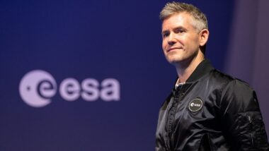 O britânico John McFall está próximo de se tornar o primeiro astronauta com deficiência a viver e trabalhar em órbita da Terra.