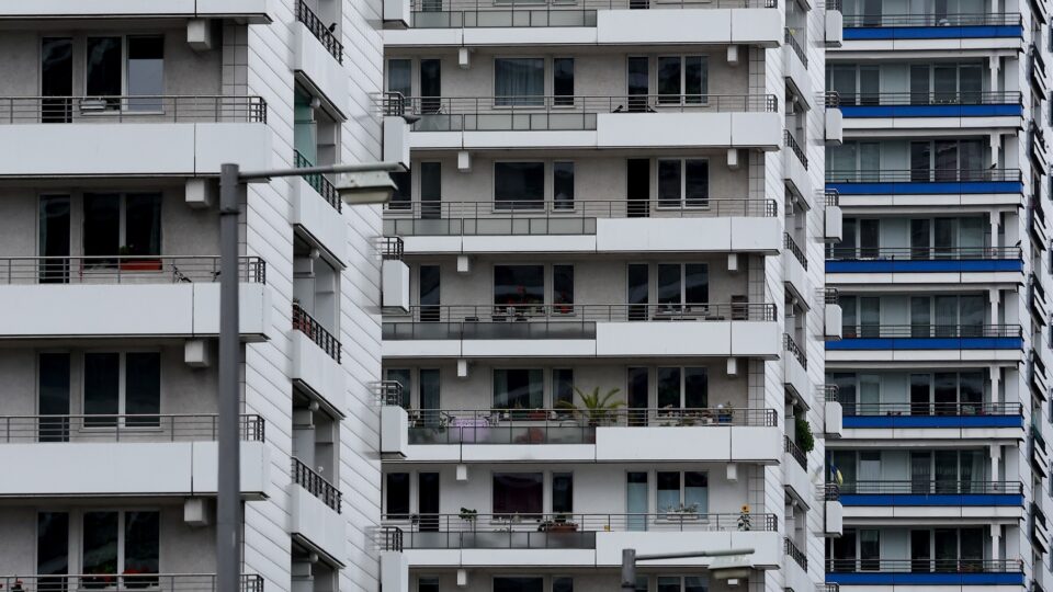 Partidos de esquerda em Berlim avançam com plano para expropriar 160 mil imóveis