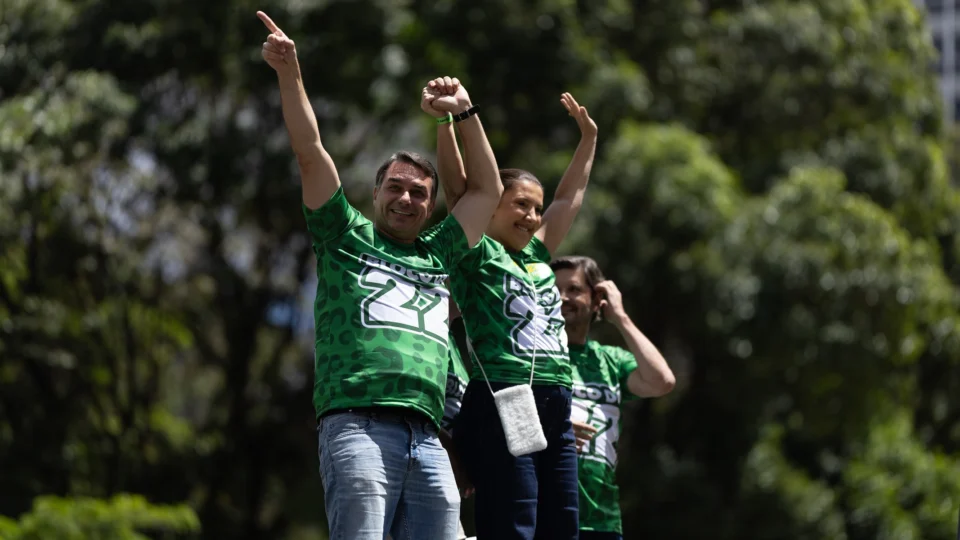 O ato foi chamado de 'Bloco do 22' em referência ao formato inspirado nos blocos de carnaval. 