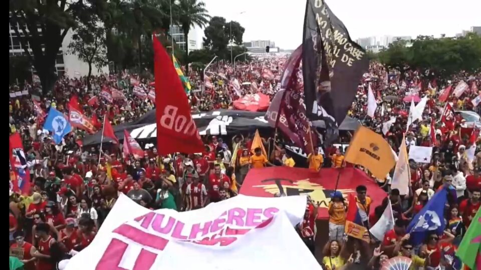 Em tentativa de virada, PT realiza manifestações e artistas pró-Lula convocam para atos “pela democracia”