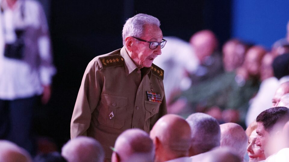 Juíza da Flórida emite mandado de prisão contra Raúl Castro