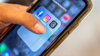 Agência deu cinco dias para que big tech explique critérios para restrições e possibilidade de recurso.