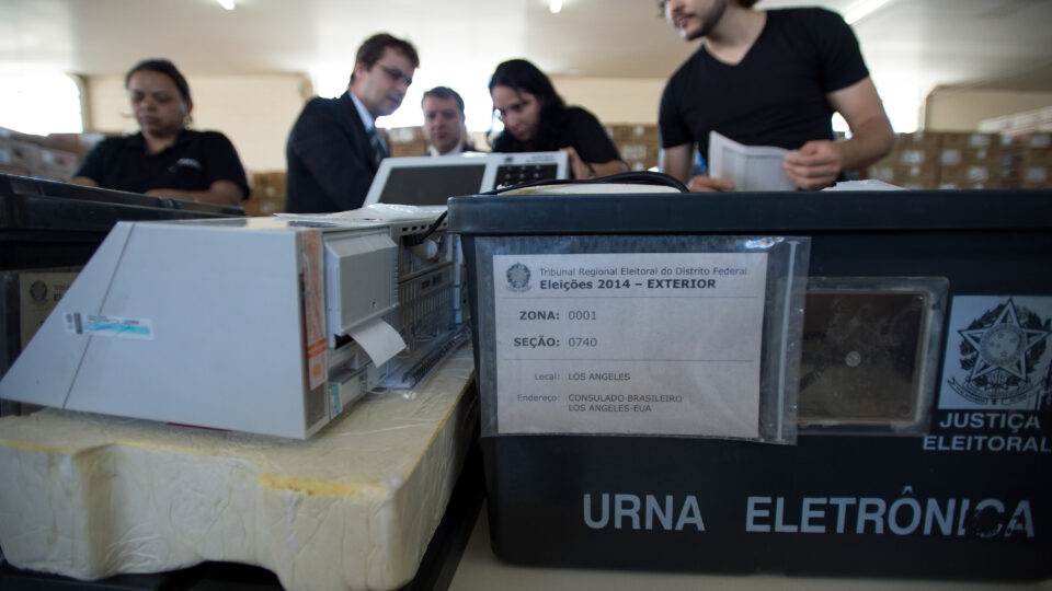 Eleições 2026 no exterior: quem pode votar no segundo turno e quais são as regras
