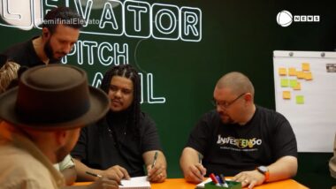 Startup paranaense que utiliza jogos para ensinar educação financeira ficou em segundo lugar no reality Elevator Pitch Brasil.