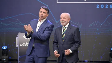 Lula e Flávio durante debate TV Band TV Globo