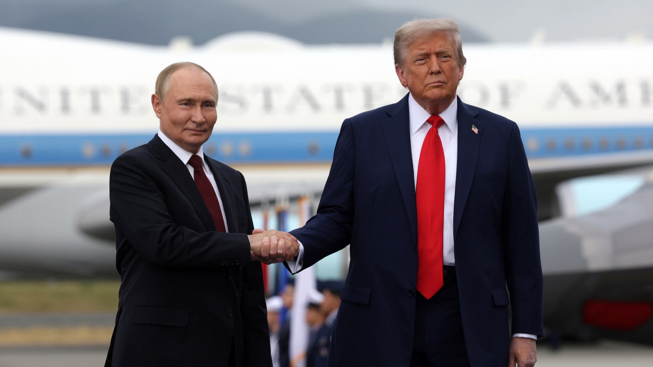 Governo Trump retém mísseis que seriam enviados à Ucrânia, diz jornal