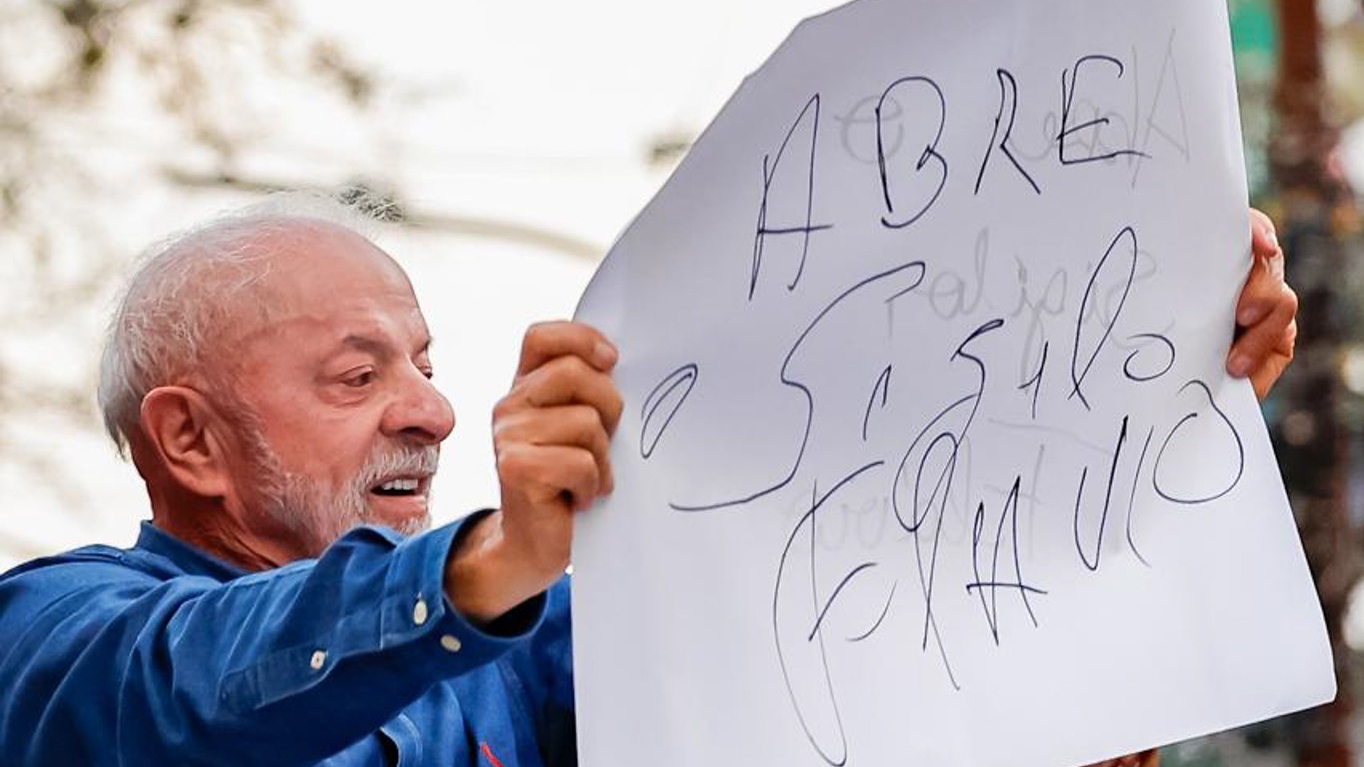 Lula protocola pedido para abrir sigilos próprio, de filhos e de Janja e cobra Flávio a fazer o mesmo