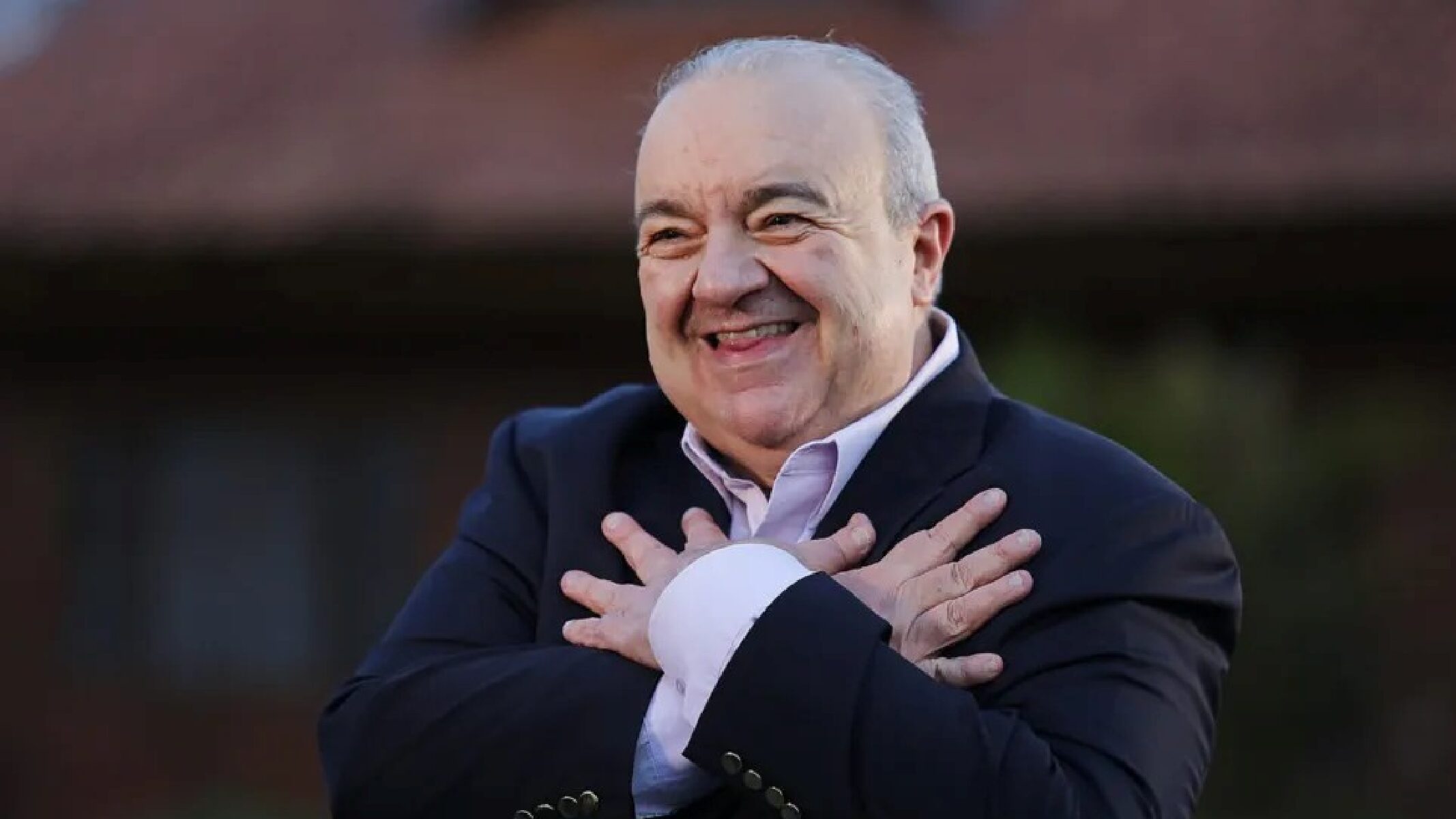Rafael Greca sinaliza apoio a Lula e MDB do Paraná declara apoio a Flávio Bolsonaro.