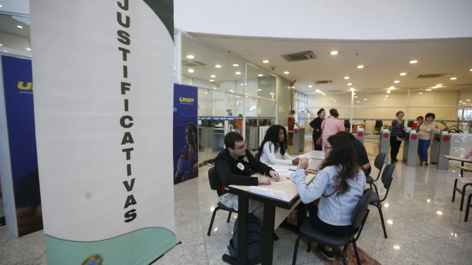 Eleitor pode acompanhar o andamento da justificativa pelo e-Título e consultar eventuais pendências com a Justiça Eleitoral.