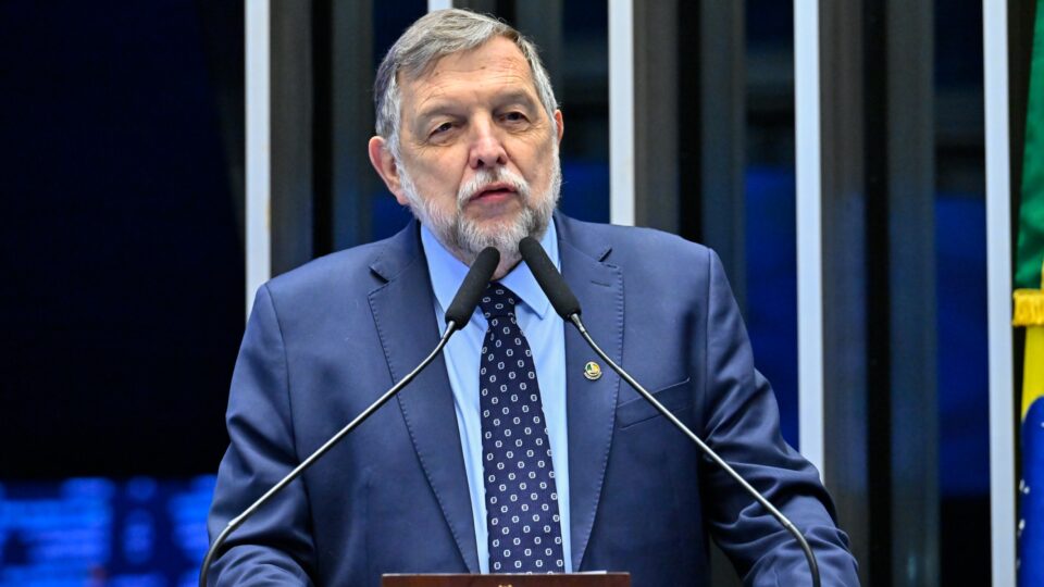 Flávio Arns declara apoio a Lula no 2º turno