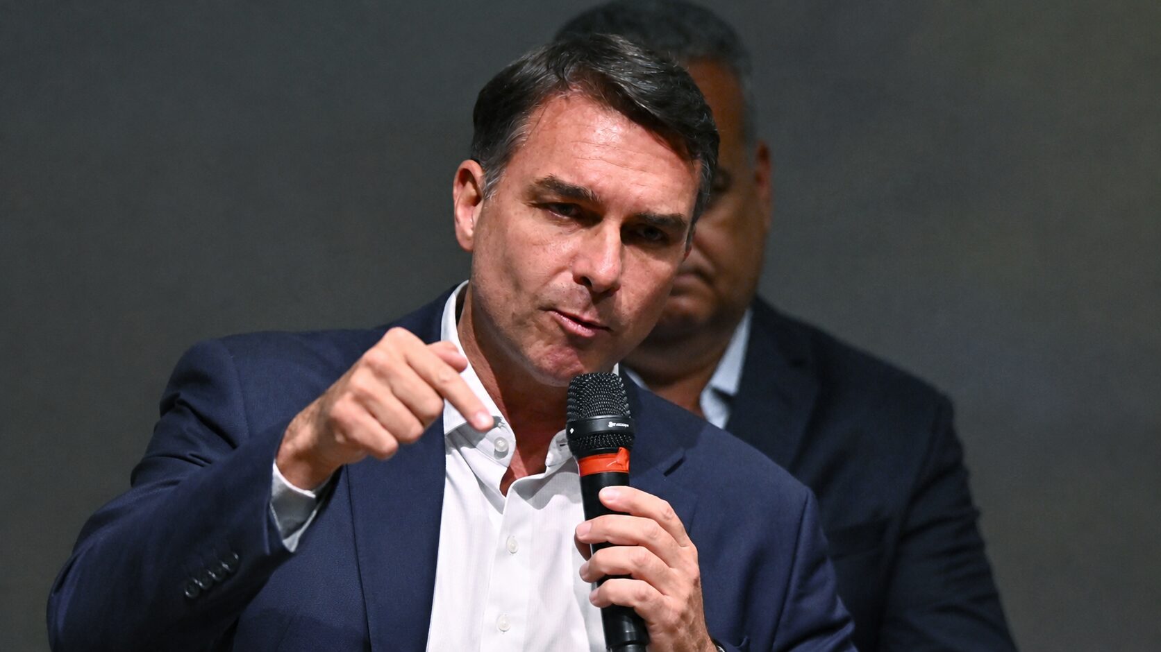 Eventual gestão Flávio pode retomar titulação de terras e reduzir espaço do MST