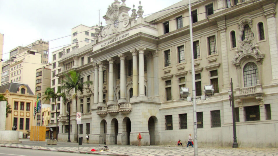 Juristas repetem tradição com manifesto “pela democracia” antes do 2º turno
