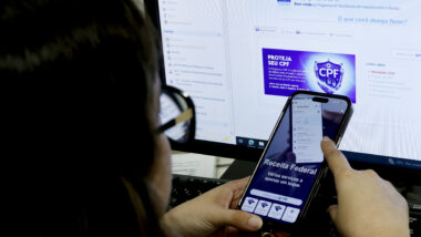 A restituição do imposto de renda é liberada conforme o processamento das declarações e uma ordem de prioridades definida pela Receita Federal.