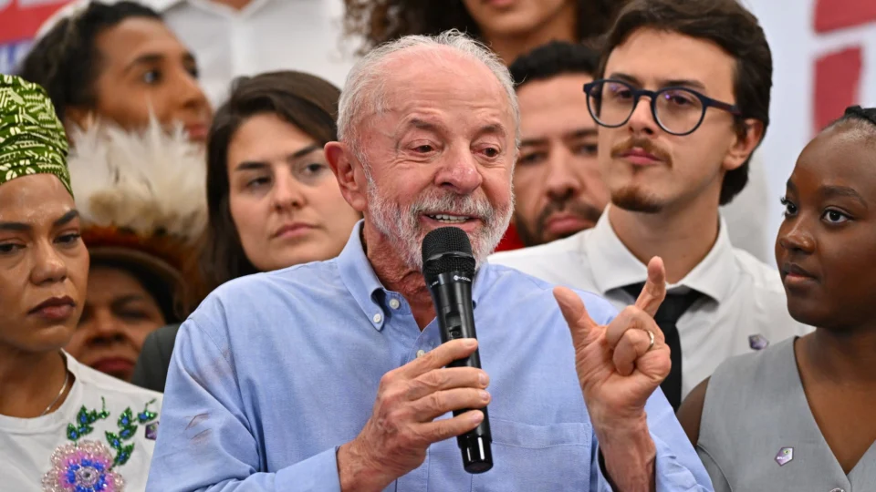 Lula aceita condições de Flávio para quebra de sigilo