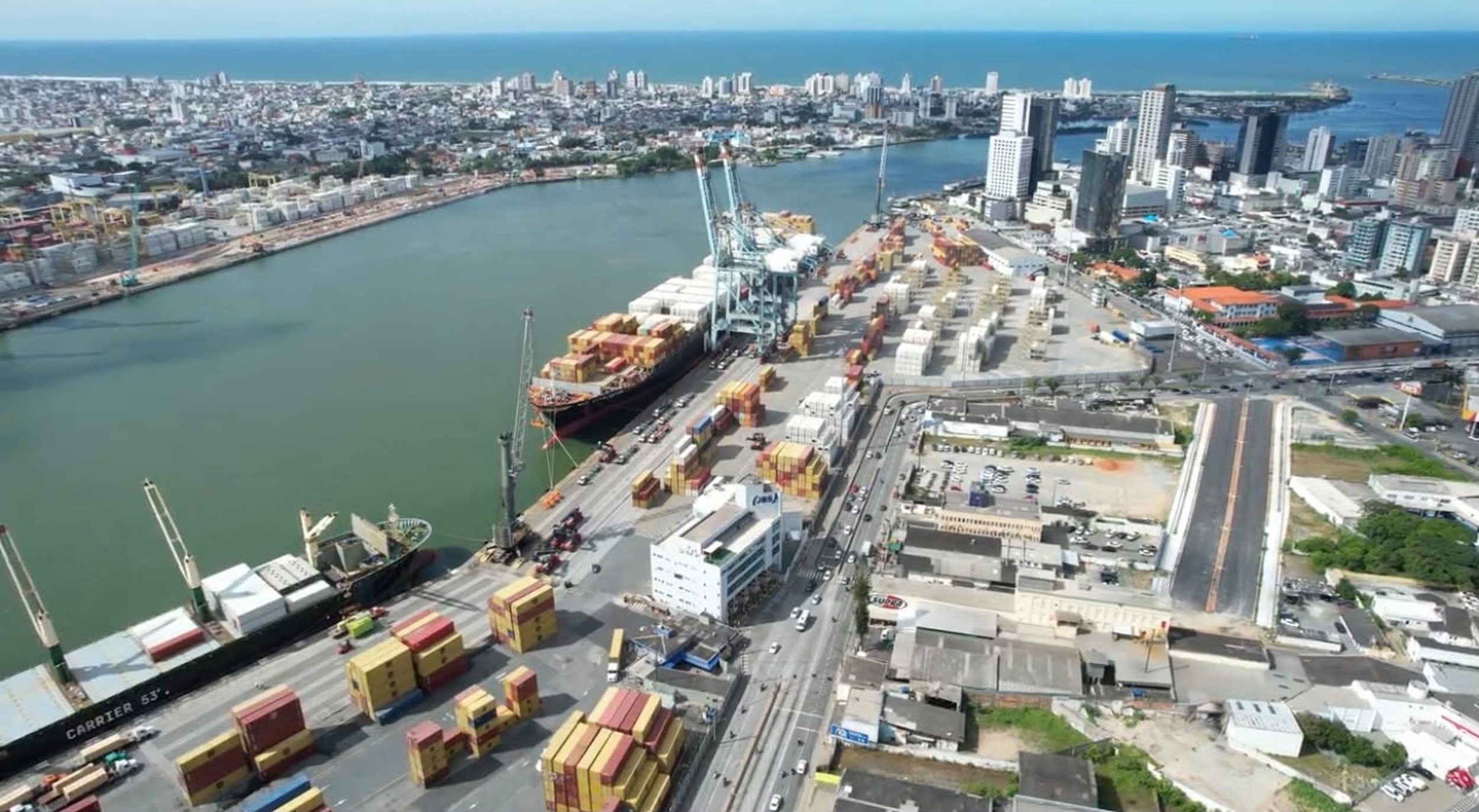Porto de Itajaí pede reforço de rebocadores após aumento das correntezas
