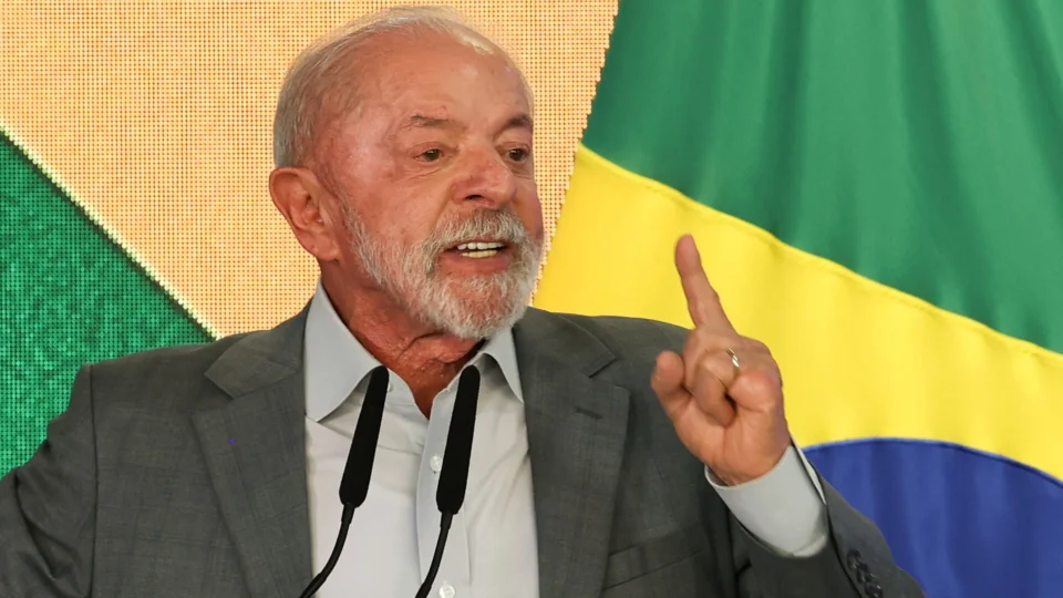 Campanha de Lula usa suposto favorecimento da Meta para pedir cassação da chapa de Flávio no TSE